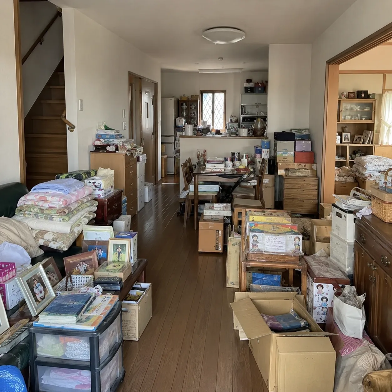 散らかった部屋